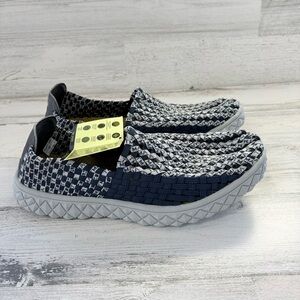 TMA Eyes Women’s Size 42EU 10.5 US Slip On Sneakers In Navy/Gray NWT
